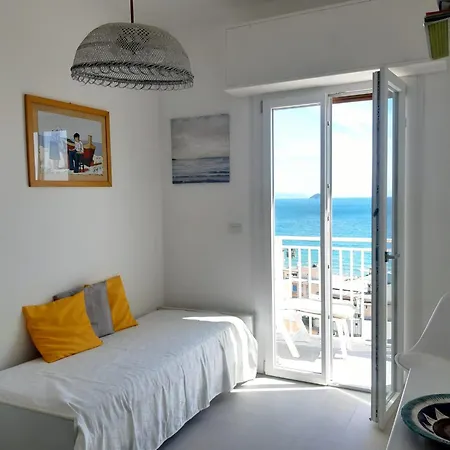 Tatil Evi Spectacular Sea View - 3 Minutes Walk From The Sea Laigueglia