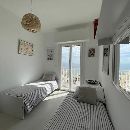 Spectacular Sea View - 3 Minutes Walk From The Sea Vakantiehuis *