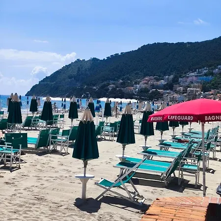 Spectacular Sea View - 3 Minutes Walk From The Sea Vakantiehuis Laigueglia