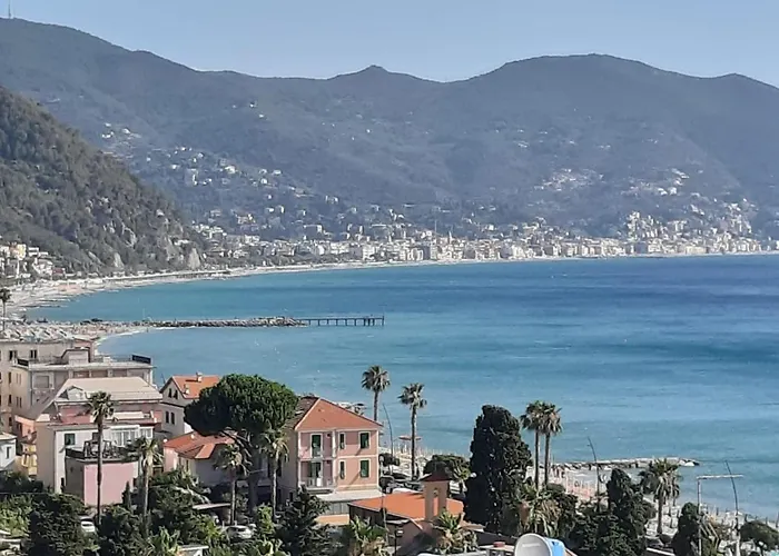 Vakantiehuis Spectacular Sea View - 3 Minutes Walk From The Sea *