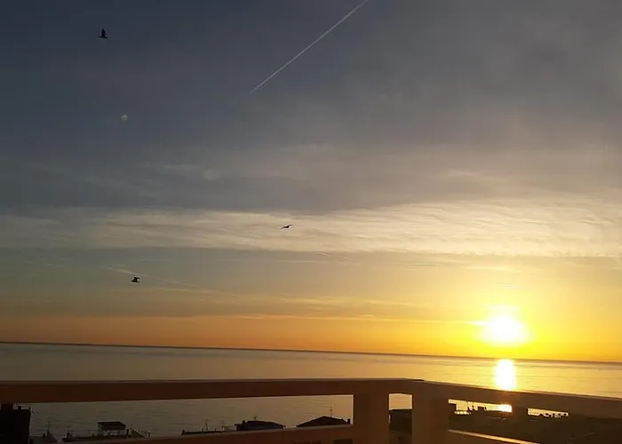 Spectacular Sea View - 3 Minutes Walk From The Sea Vakantiehuis