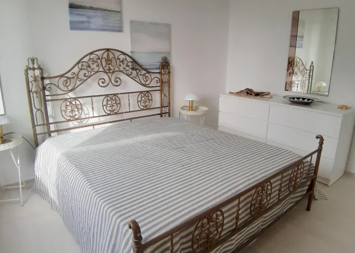 Vakantiehuis Spectacular Sea View - 3 Minutes Walk From The Sea