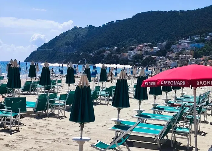 Spectacular Sea View - 3 Minutes Walk From The Sea Vakantiehuis Laigueglia